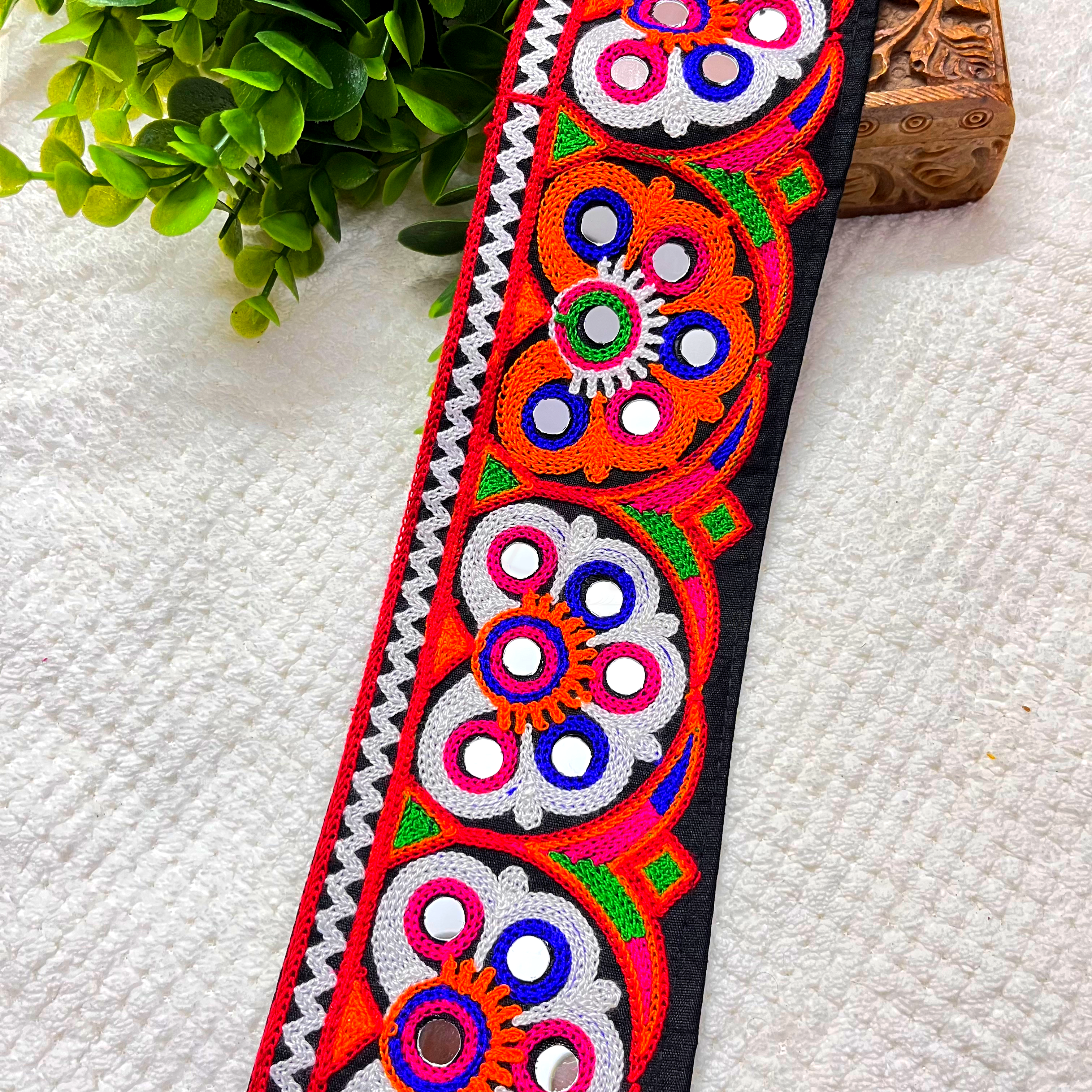 ARNAS 8.5 CM WIDTH (1 METER) NAVRATRI TRADITIONAL MIRROR SETTING GAMTHI LACE | MULTICOLOR LACE FOR SAREE LAHENGA AND JEWELLERY