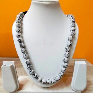 1LDORI08- ARNAS 1 PC PACK OF SINGLE LAYER FABRIC AND BEADS BLACK-WHITE SCRIPTING TASSEL | DORI FOR JEWELLERY MAKING